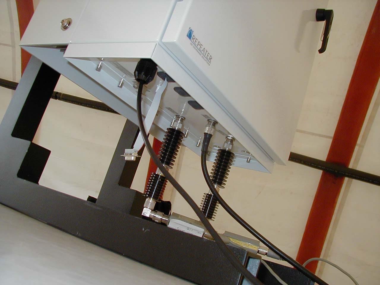 PCS Repeater Amplifier - FCC ID EK2RC1930C - Repeater Technologies Inc (2)