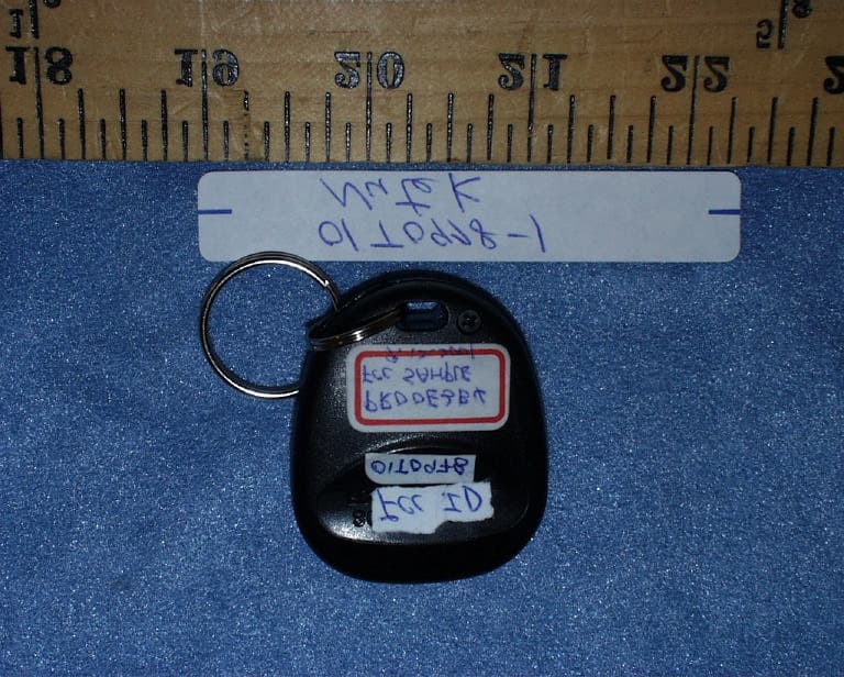 Car Alarm Transmitter - FCC ID ELVAT1F - Nutek Corporation (2)