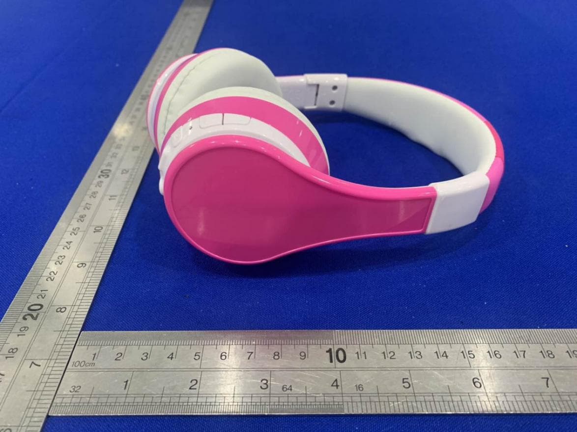 B52 Bluetooth Headphones - FCC ID EMOB52A - SDI Technologies Inc.