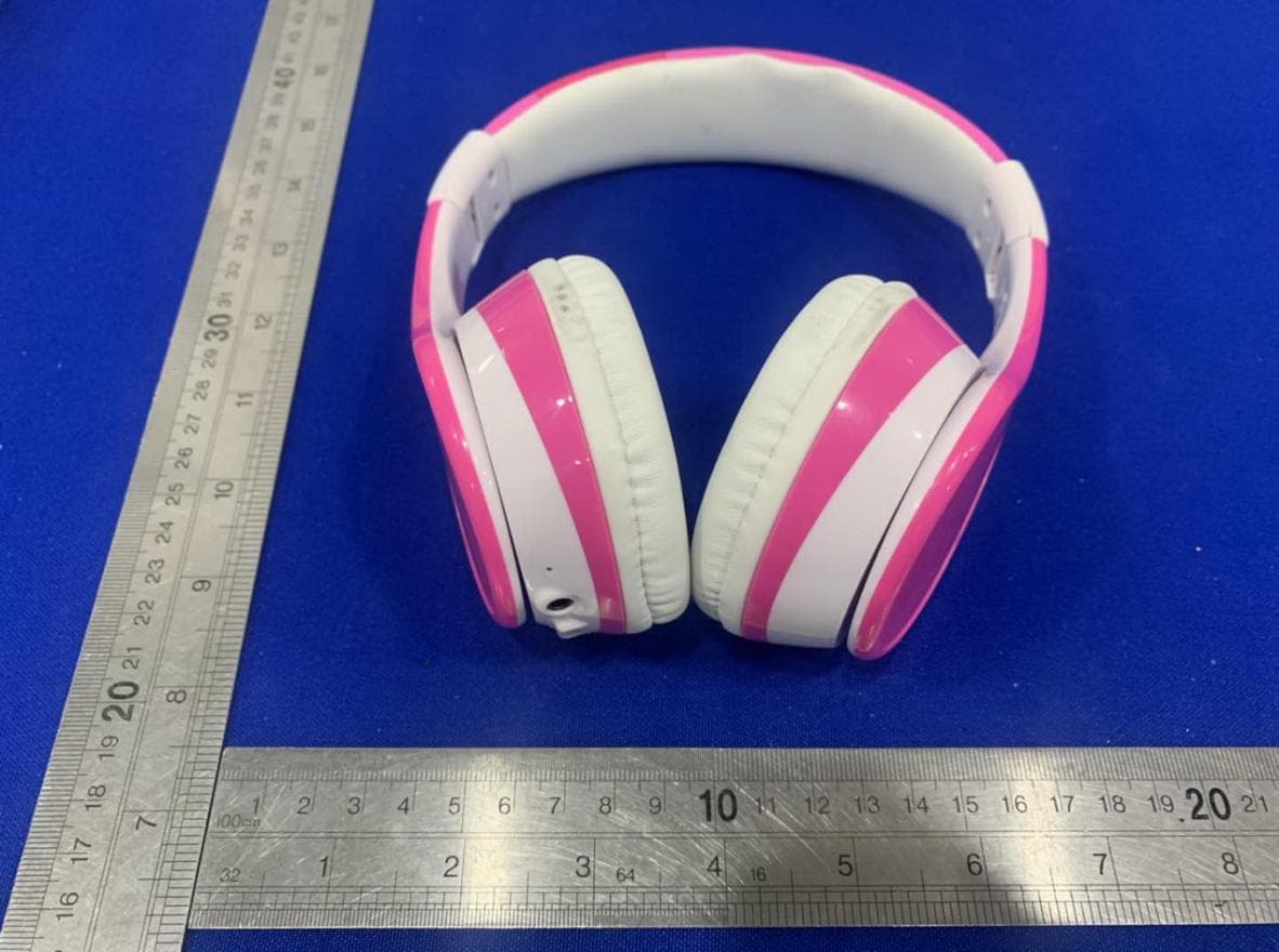 B52 Bluetooth Headphones - FCC ID EMOB52A - SDI Technologies Inc. (2)