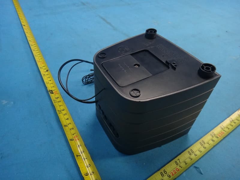 Hotel Bluetooth FM Radio Alarm Clock with Line-in and USB Charging - FCC ID EMOHBN21 - SDI Technologies Inc. (4)