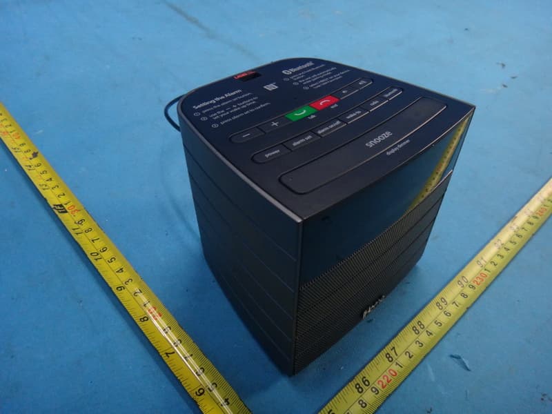 Hotel Bluetooth FM Radio Alarm Clock with Line-in and USB Charging - FCC ID EMOHBN21 - SDI Technologies Inc. (2)