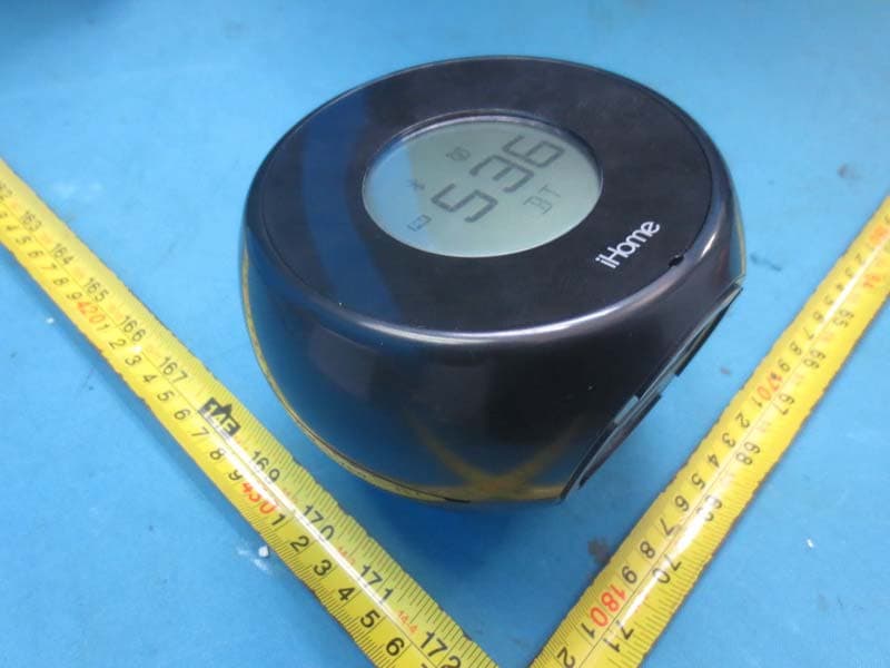 BT Alarm Clock Speaker with Speakerphone and USB charging - FCC ID EMOIBT18 - SDI Technologies Inc. (4)
