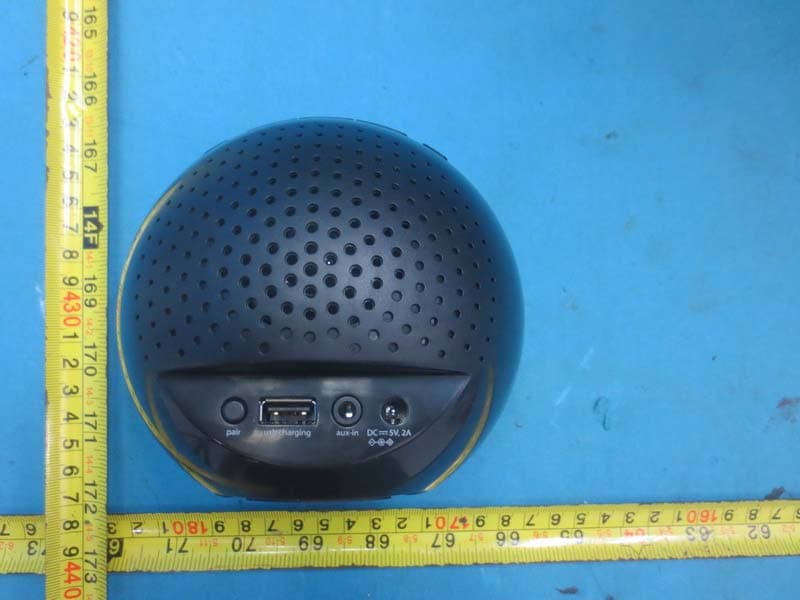 BT Alarm Clock Speaker with Speakerphone and USB charging - FCC ID EMOIBT18 - SDI Technologies Inc. (3)