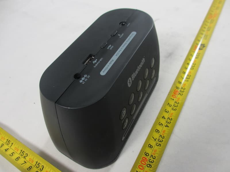 Bluetooth Wireless Dual Alarm Clock - FCC ID EMOIBT21 - SDI Technologies Inc.
