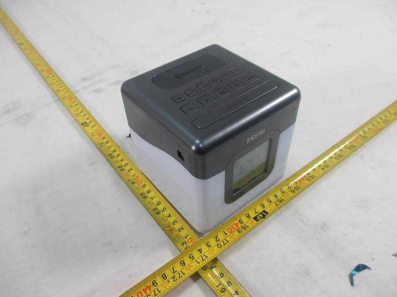 LED Color Changing Dual Alarm Clock Radio with USB Charging - FCC ID EMOIBT28N - SDI Technologies Inc. (5)