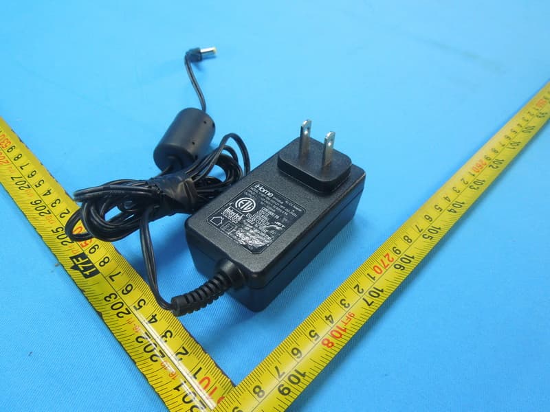 Bluetooth Wireless FM Clock Radio with USB Charging - FCC ID EMOIBT31 - SDI Technologies Inc. (4)