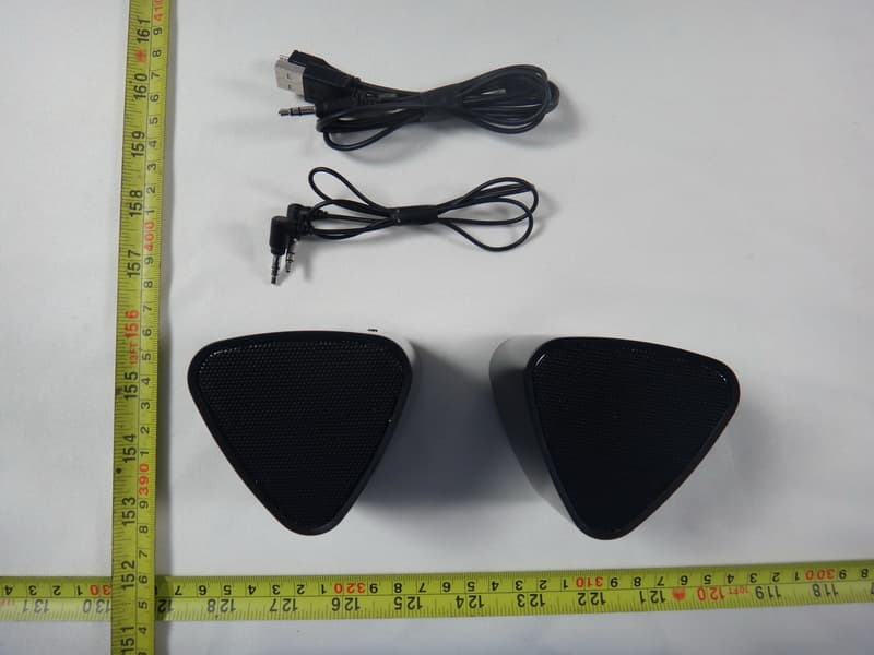 Bluetooth Rechargeable Speakers System - FCC ID EMOIBT88 - SDI Technologies Inc. (5)
