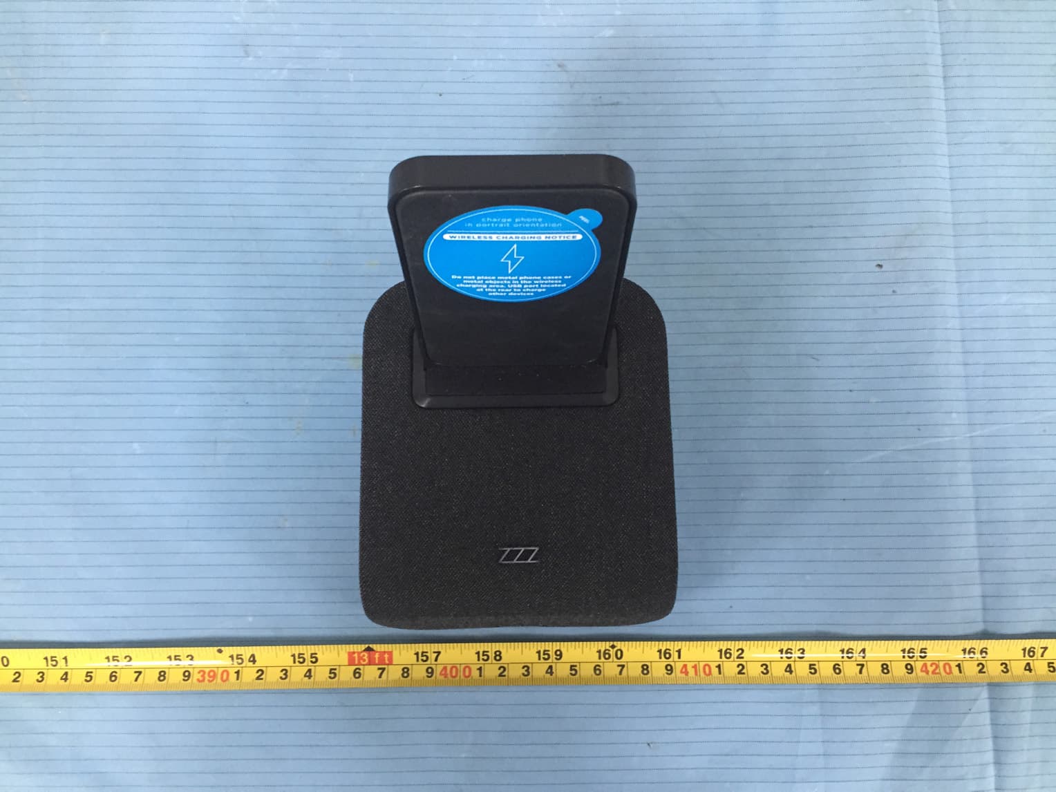 Compact Bluetooth Bedside Alarm Clock with Upright Wireless and USB Charging - FCC ID EMOIBTW20 - SDI Technologies Inc. (4)