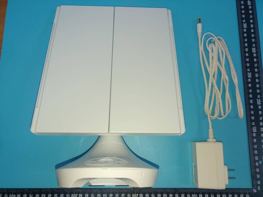 Flat Panel Vanity Mirror with Bluetooth Downward firing Mono Speaker - FCC ID EMOICVBT4A - SDI Technologies Inc. (2)