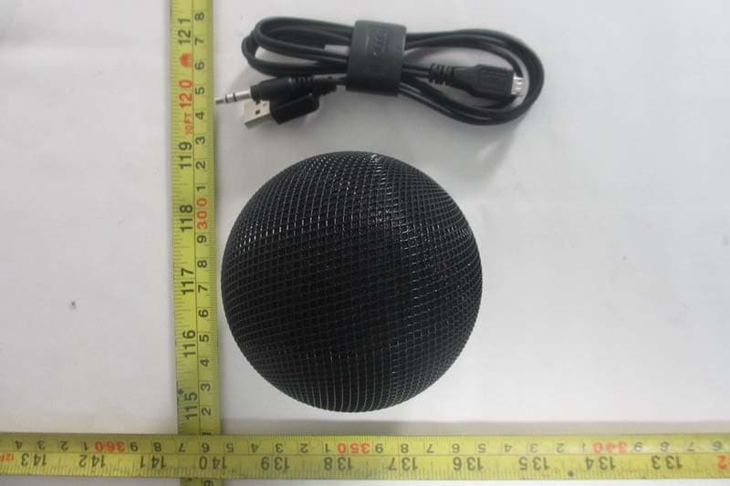 Portable rechargeable bluetooth speaker - FCC ID EMOIDM8N1 - SDI Technologies Inc. (4)