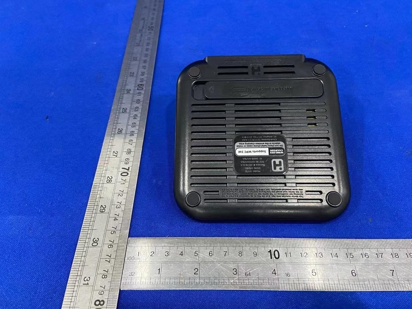 Compact Bedside Alarm Clock with Wireless Charging - FCC ID EMOIHV18A - SDI Technologies Inc.