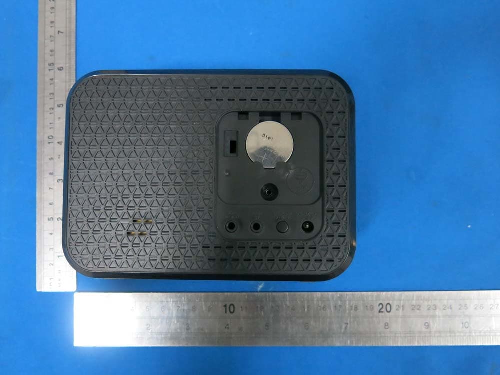 dual charging alarm clock with speakerphone and removable battery - FCC ID EMOIKT50 - SDI Technologies Inc. (3)