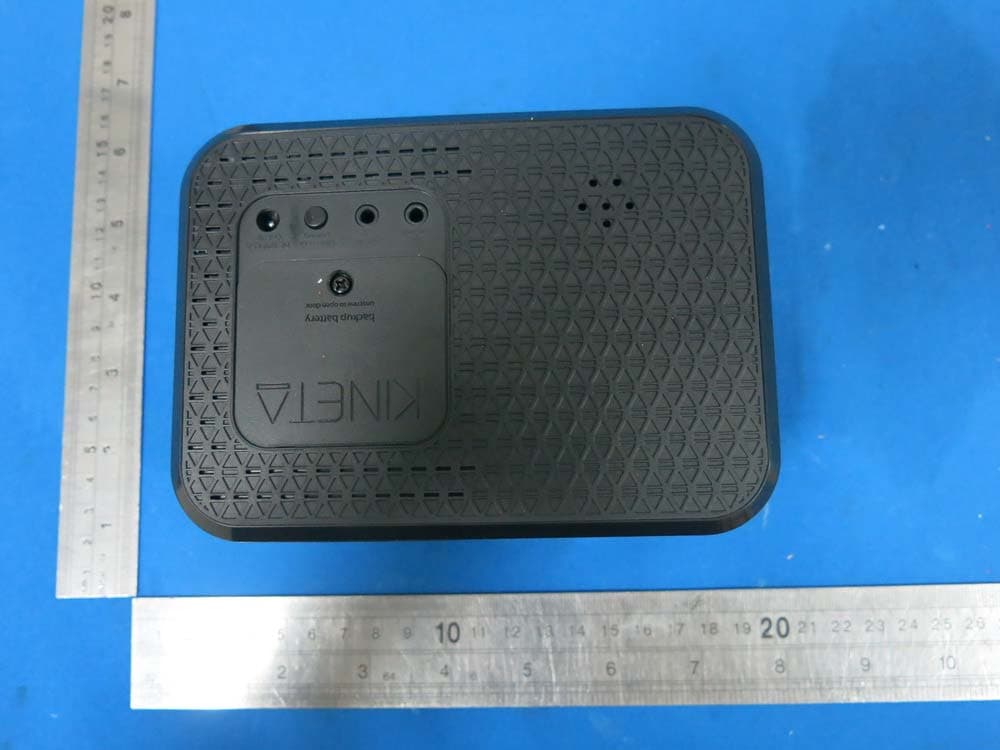 dual charging alarm clock with speakerphone and removable battery - FCC ID EMOIKT50 - SDI Technologies Inc. (5)