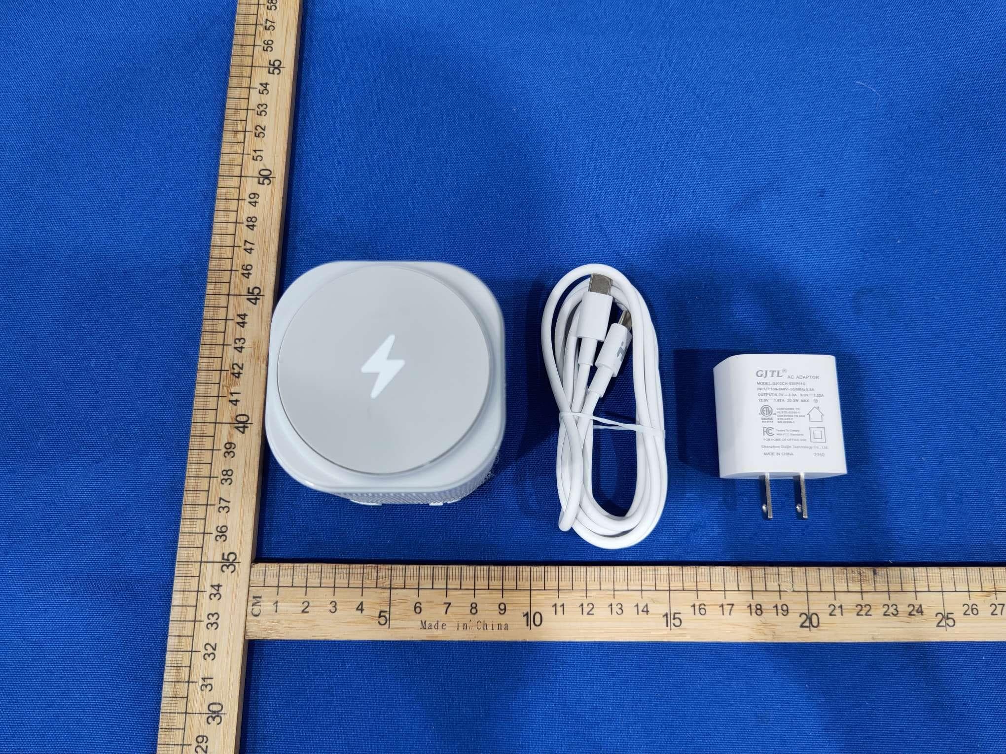 POWER TOWER DUAL CHARGING BLUETOOTH SPEAKER - FCC ID EMOIPBT50A - SDI Technologies Inc.