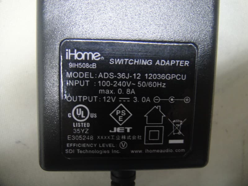 iHome Airplay Wireless Speaker System - FCC ID EMOIW2 - SDI Technologies Inc.