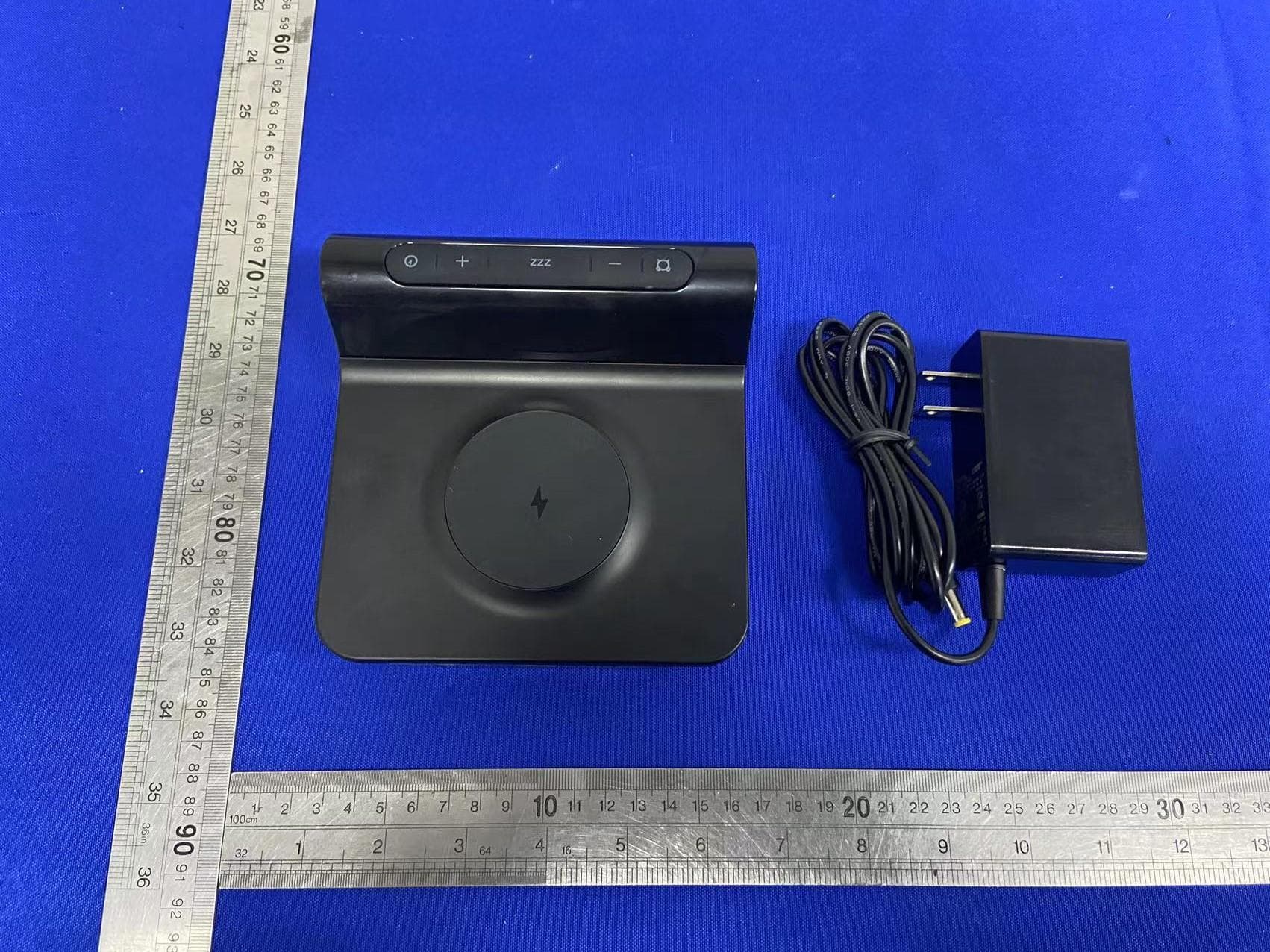 Compact Clock with Wireless Charging and Auto-Dimming Acrylic Display - FCC ID EMOIW23A - SDI Technologies Inc. (2)