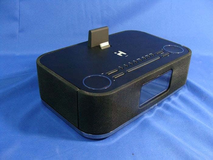 iHome AirPlay Wireless Audio System - FCC ID EMOIW4 - SDI Technologies Inc. (3)