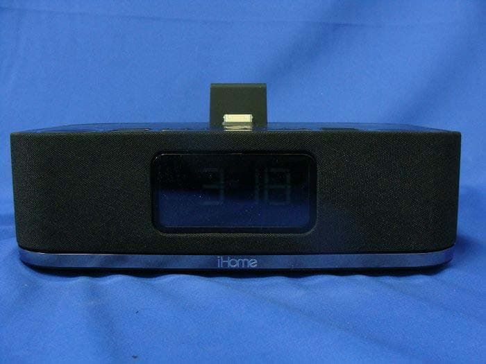 iHome AirPlay Wireless Audio System - FCC ID EMOIW4 - SDI Technologies Inc. (5)