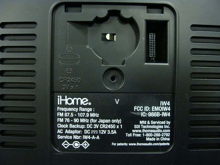 iHome AirPlay Wireless Audio System - FCC ID EMOIW4 - SDI Technologies Inc.