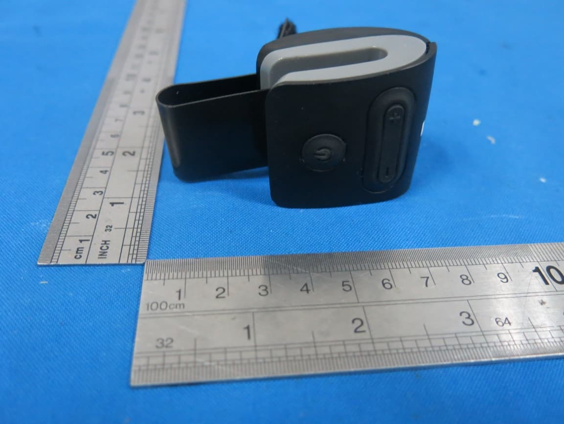 Bluetooth Clip-on Speaker - FCC ID EMOIWBT1 - SDI Technologies Inc.