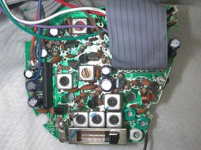 LCD Alarm Clock with 7 Selectable Weather Bands - FCC ID EMOT154 - SDI Technologies Inc. (4)