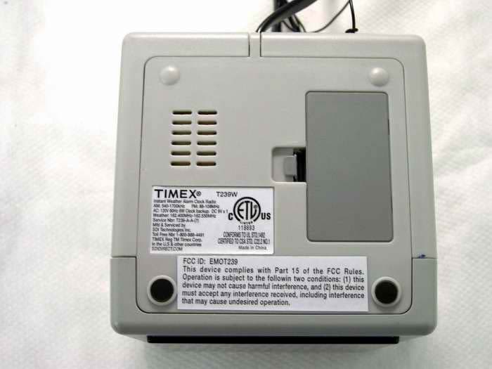 Instant Weather Alarm Clock Radio - FCC ID EMOT239 - SDI Technologies Inc.