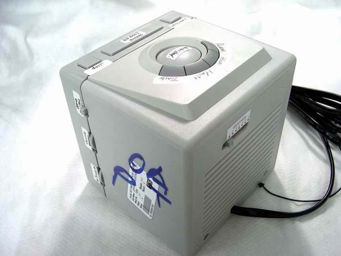 Instant Weather Alarm Clock Radio - FCC ID EMOT239 - SDI Technologies Inc. (2)