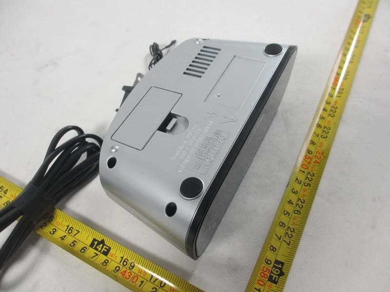 Bluetooth Dual Alarm AM/FM Clock Radio - FCC ID EMOT331 - SDI Technologies Inc. (2)