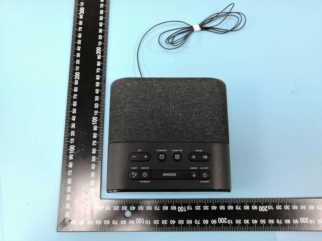 Compact Bedside Alarm Clock Radio with Wireless Charging with USB Charging - FCC ID EMOTW500A - SDI Technologies Inc. (2)