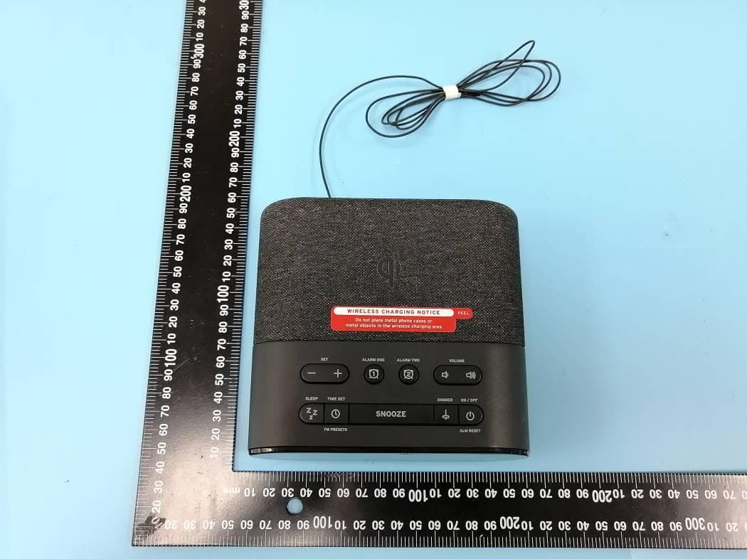 Compact Bedside Alarm Clock Radio with Wireless Charging with USB Charging - FCC ID EMOTW500A - SDI Technologies Inc.
