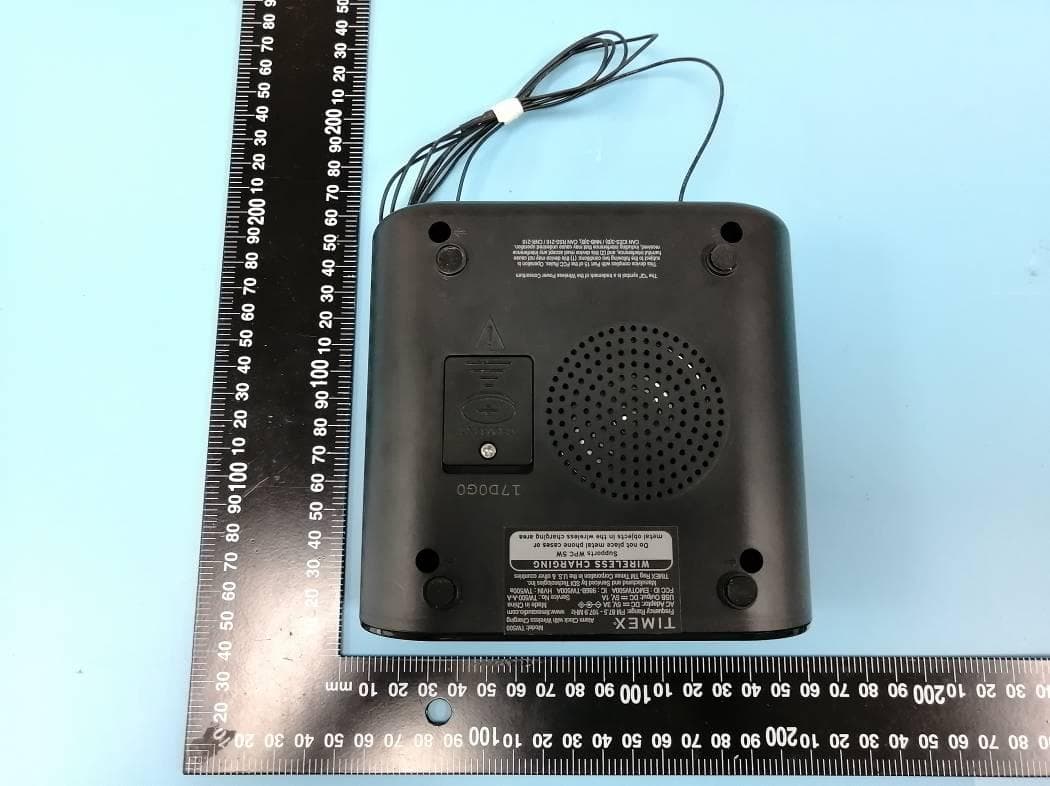Compact Bedside Alarm Clock Radio with Wireless Charging with USB Charging - FCC ID EMOTW500A - SDI Technologies Inc. (3)