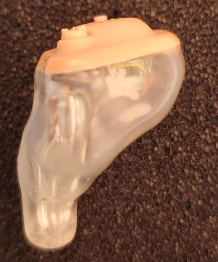 Genesis AI Custom ITE R Left - FCC ID EOA-24GENITELCH - Starkey Laboratories Inc (4)