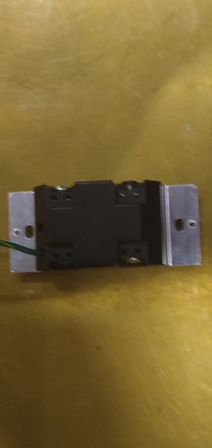 RF Wireless Transceiver intended to operate as part of a Crestron wireless system. - FCC ID EROCWD7807 - Crestron Electronics Inc