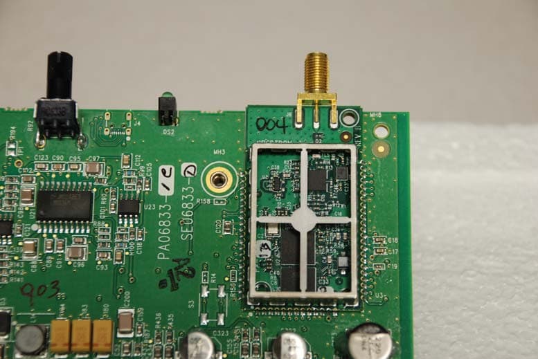 Dual Channel Wireless Microphone Receiver with Frequency Hopping Transmitter - FCC ID EROMP-FS-RX2 - Crestron Electronics Inc (3)