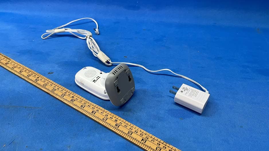 Video Monitor - Baby Unit - FCC ID EW780-2365-00 - VTech Telecommunications Ltd (2)