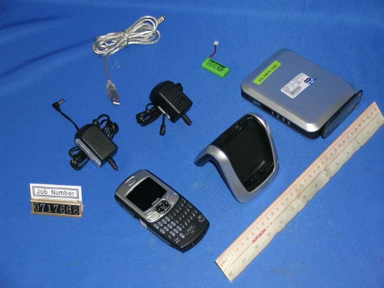 Cordless Phone with Instant Messaging - FCC ID EW780-6292-00 - VTech Telecommunications Ltd (2)