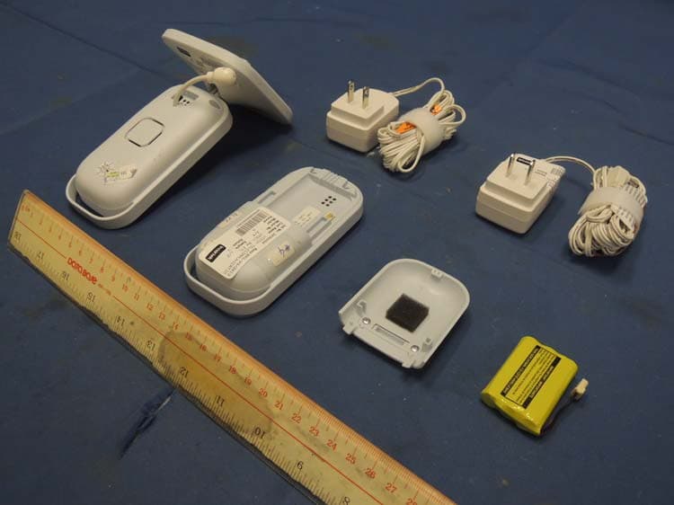 2.4GHz FHSS Baby Monitor (Baby Unit) - FCC ID EW780-9321-00 - VTech Telecommunications Ltd