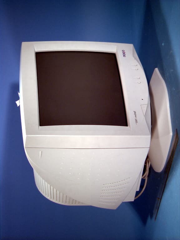 17-inch Color Monitor - FCC ID EWB7H730 - Orion Electric Co Ltd (2)