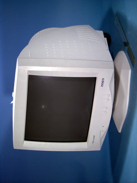 17-inch Color Monitor - FCC ID EWB7H730 - Orion Electric Co Ltd (3)