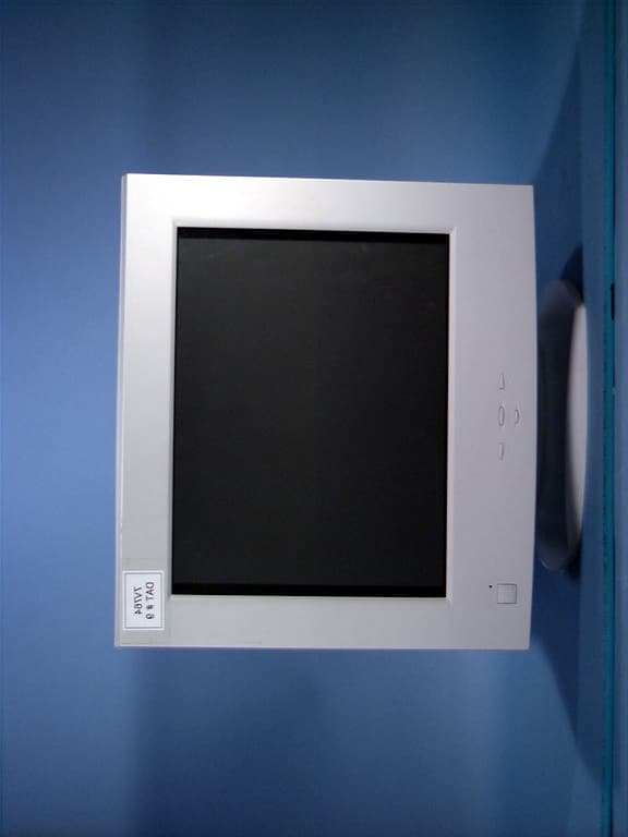 17-inch Color Monitor - FCC ID EWB7V764 - Orion Electric Co Ltd (4)