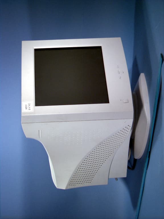 17-inch Color Monitor - FCC ID EWB7V764 - Orion Electric Co Ltd (2)
