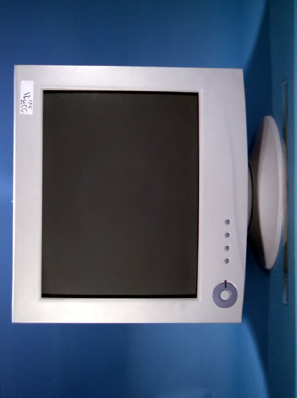 19-inch Color Monitor - FCC ID EWB9E716 - Orion Electric Co Ltd (2)