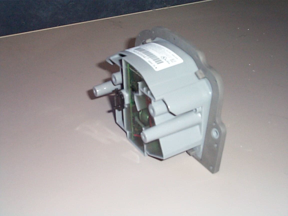 AMR transceiver device for utility meters - FCC ID EWQ100GDLAN - Itron Inc