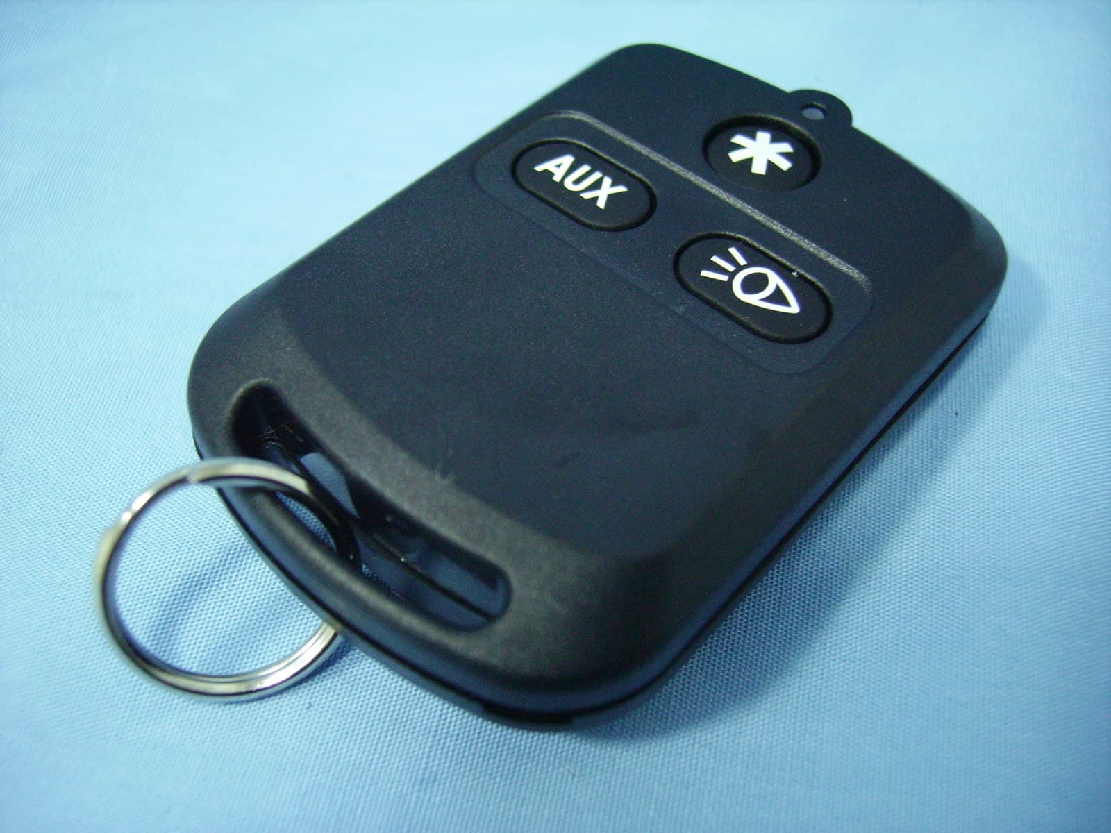 ASK Transmitter - FCC ID EZSDEI28171 - Voxx Electronics Corporation