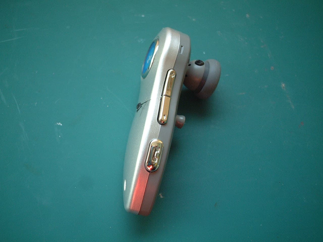 Bluetooth Wireless Headset - FCC ID F37ABH204 - Auto Electronics Corporation (4)