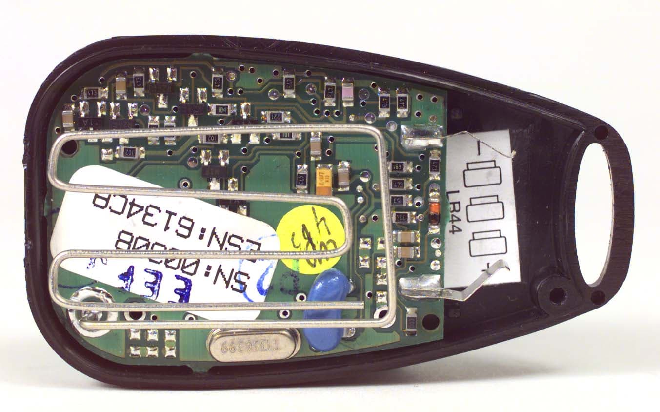 Pendant Transmitter - FCC ID F5300NB909 - Tyco Safety Products Canada Ltd. (2)
