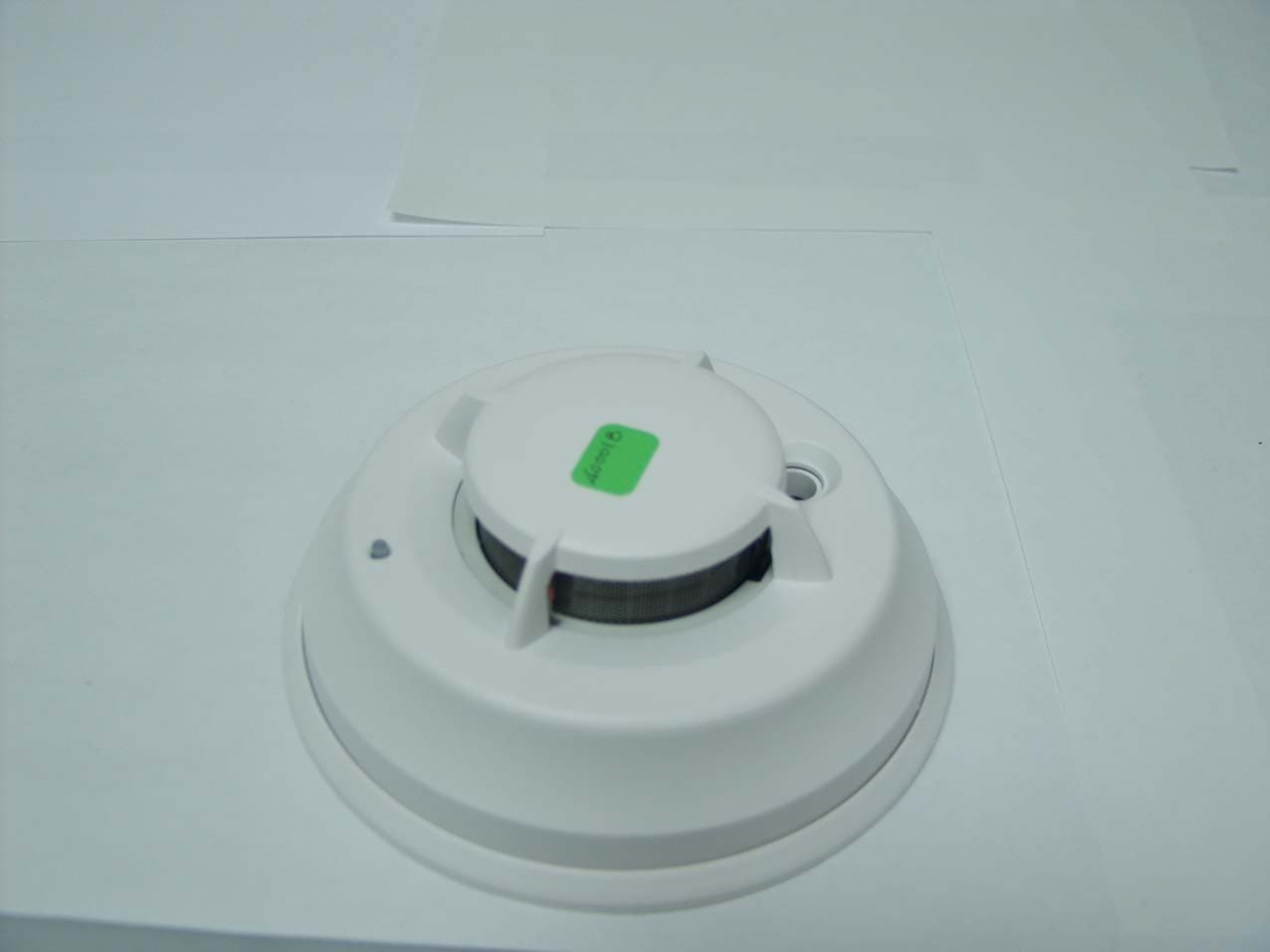 Wireless Smoke Detector - FCC ID F5307WS4916 - Tyco Safety Products Canada Ltd. (4)