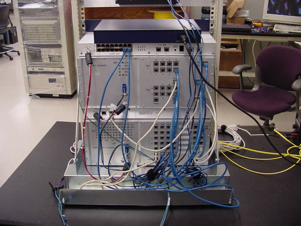 Digivance� CXD 800 MHz A Band - FCC ID F8I-DCX8001A - ADC Telecommunications Inc (3)