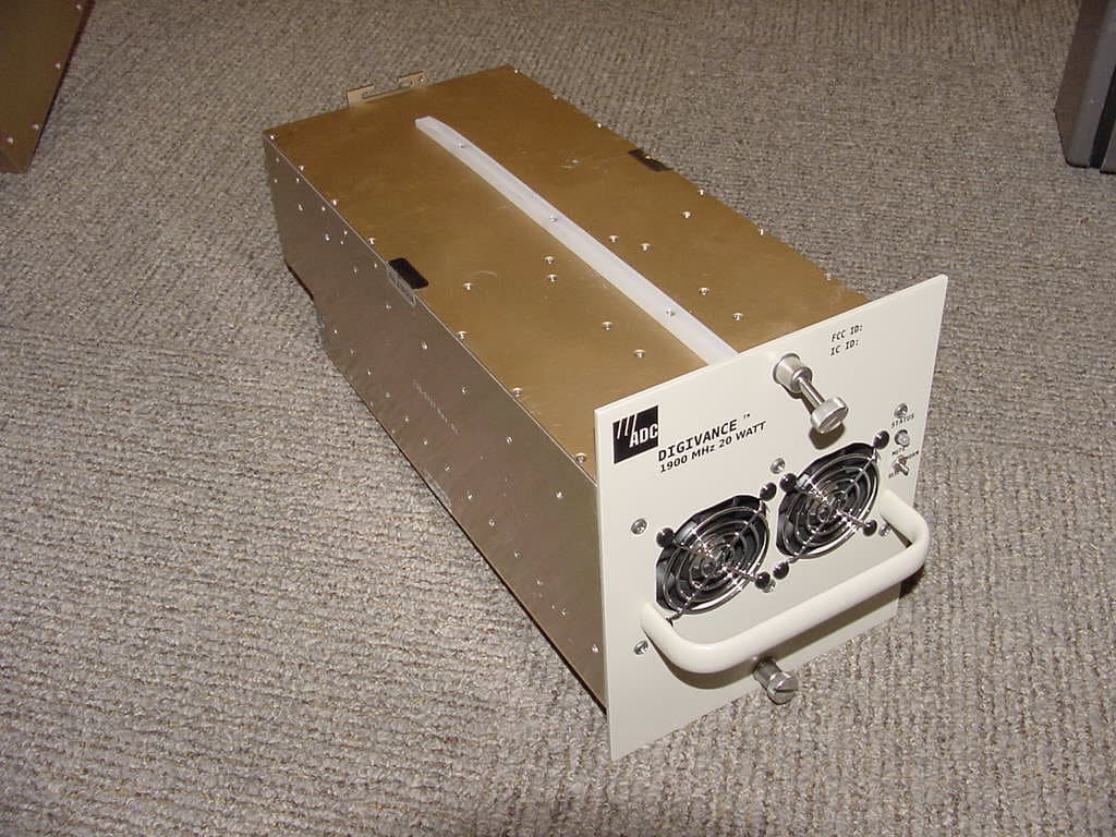 Digivance� LRCS 1900 MHz, 20-Watt LPA - FCC ID F8I-DLC1902B - ADC Telecommunications Inc (4)
